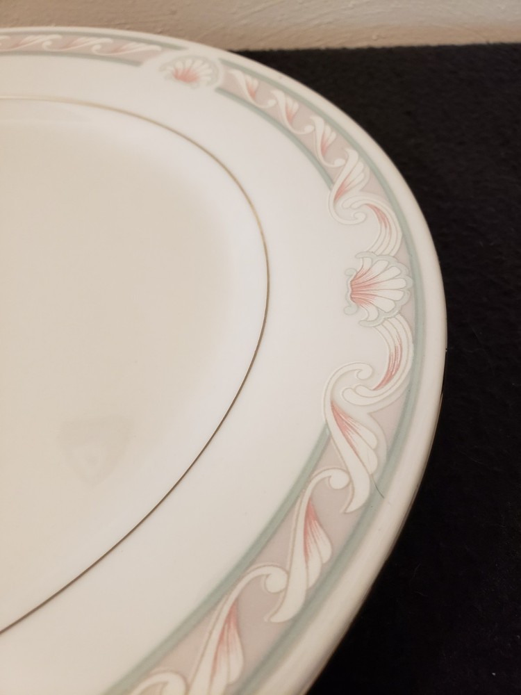CROWN MING FINE CHINA 5PC. DINNERWARE PLACE SETTING "COQUILLE" PATTERN