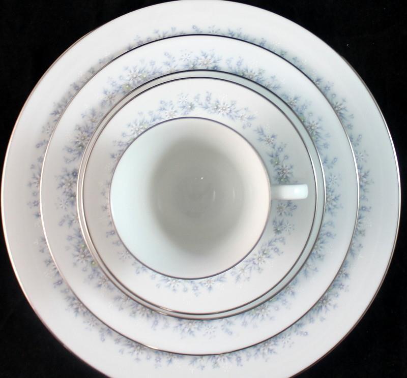 Noritake Marywood Five Piece Place Setting 2181