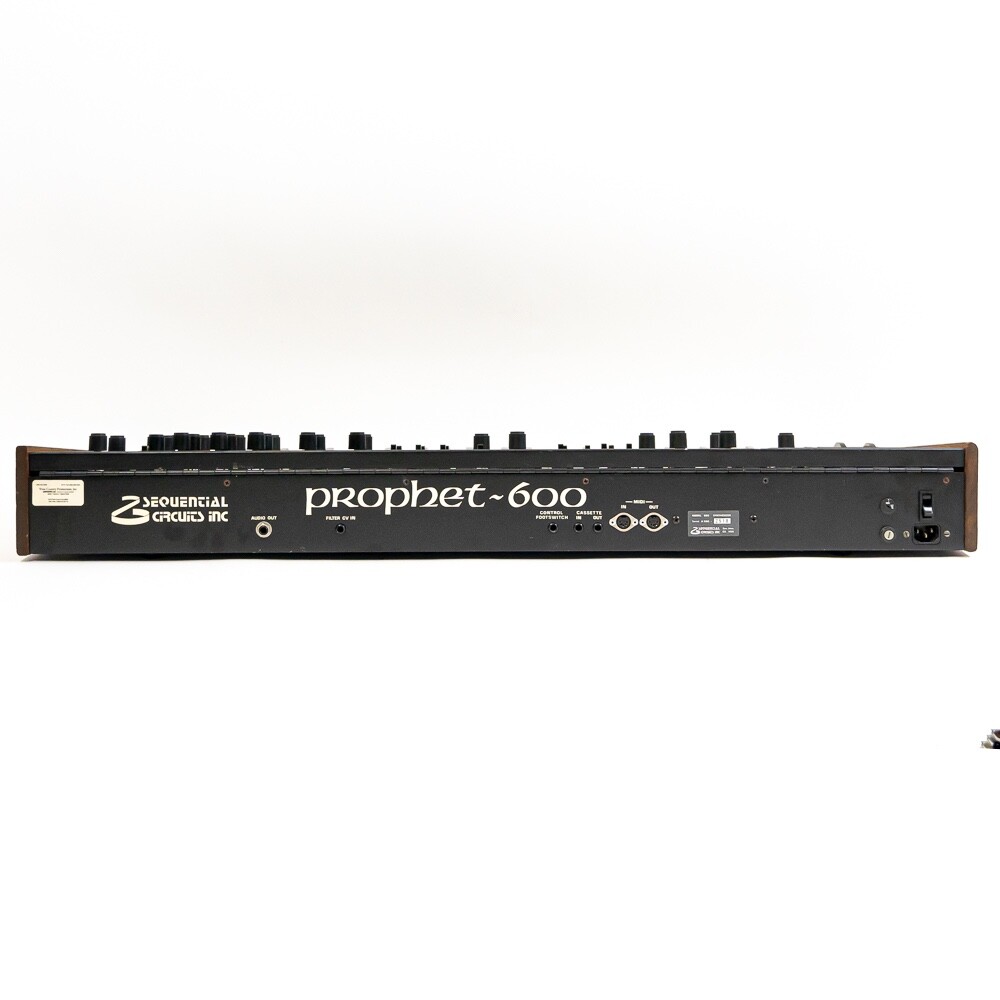 Sequential Circuits Prophet 600 61-Key Keyboard / Synthesizer - Vintage