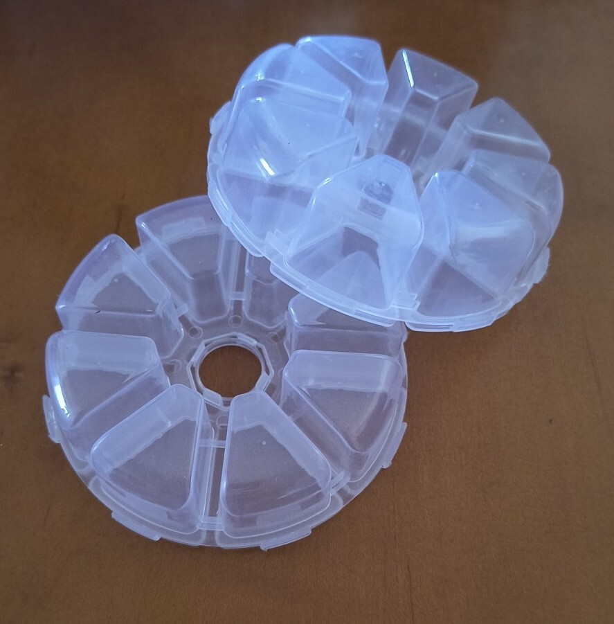 2-Pack Round 8-Compartment Clear Plastic Storage Box Organizer Bead DIY Jewelry
