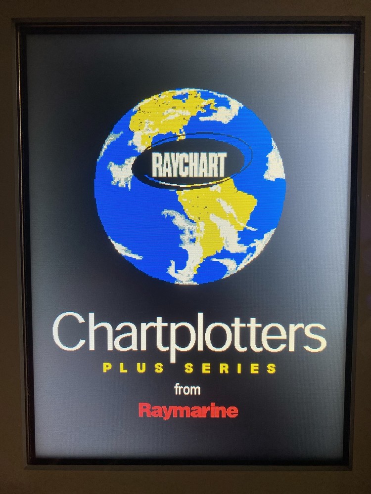 Raymarine SL530 Standalone ChartPlotter Display - E32044 - W/ Sun Cover