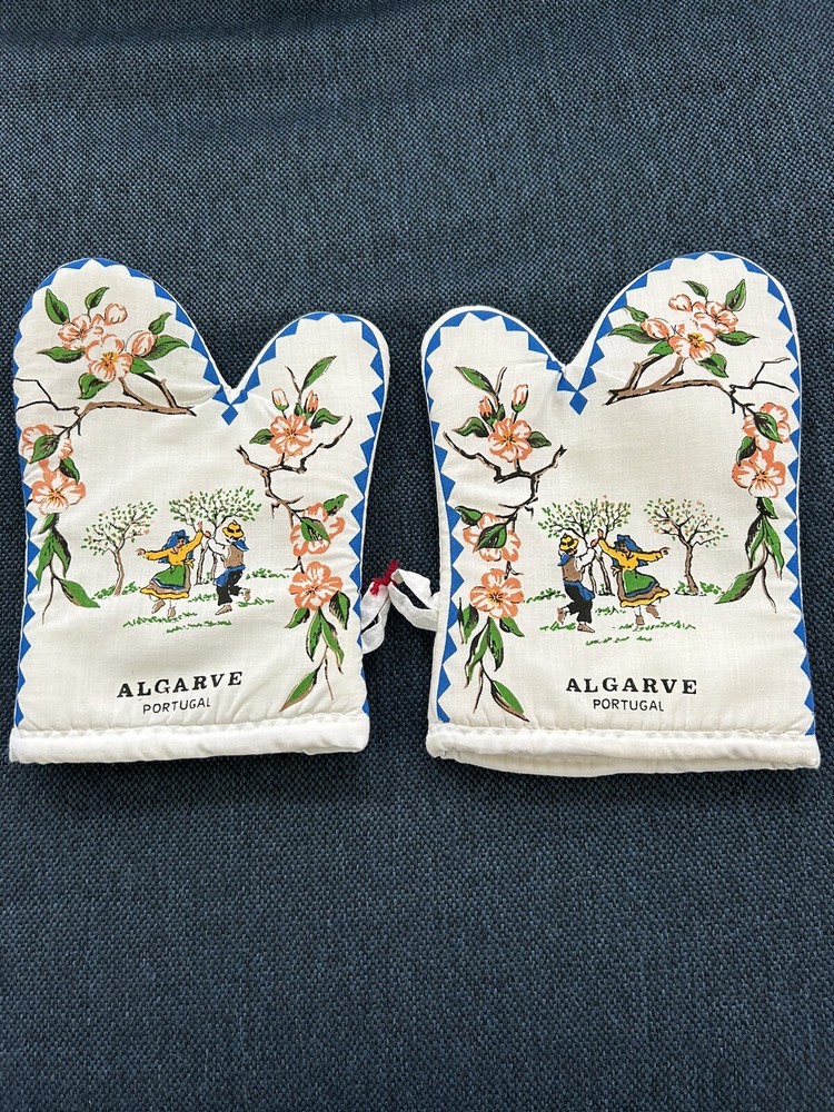 Decorative Portuguese Oven Mitts