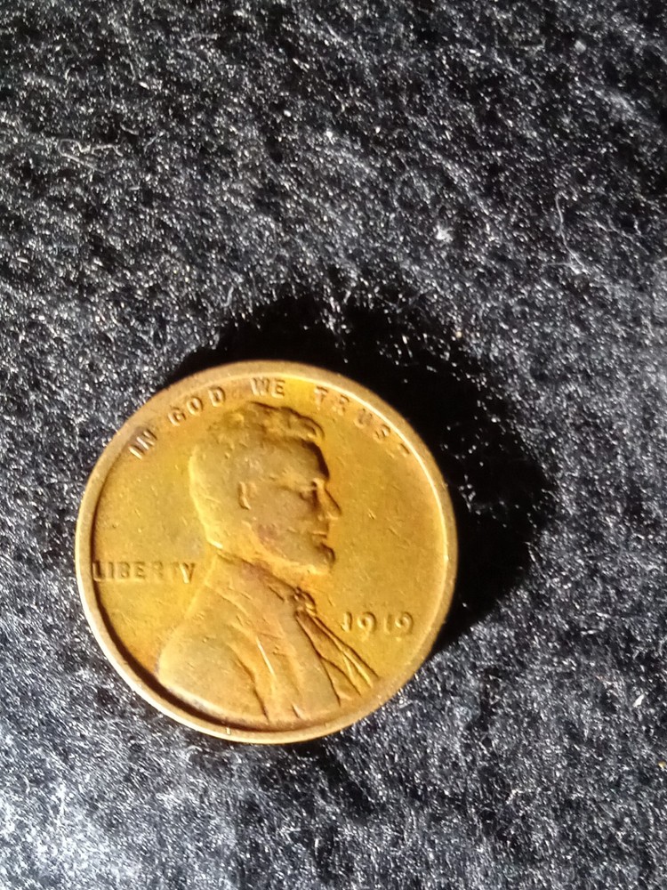 19 19 No Mint Mark , L on rim error