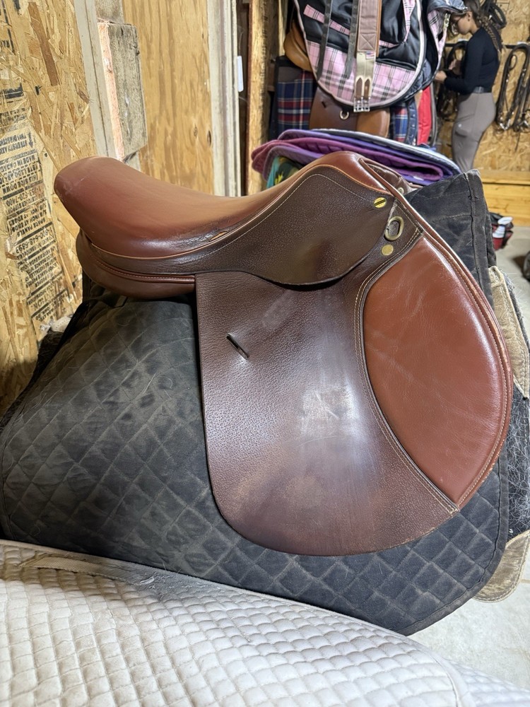 HdR Advantage Jumping Saddle