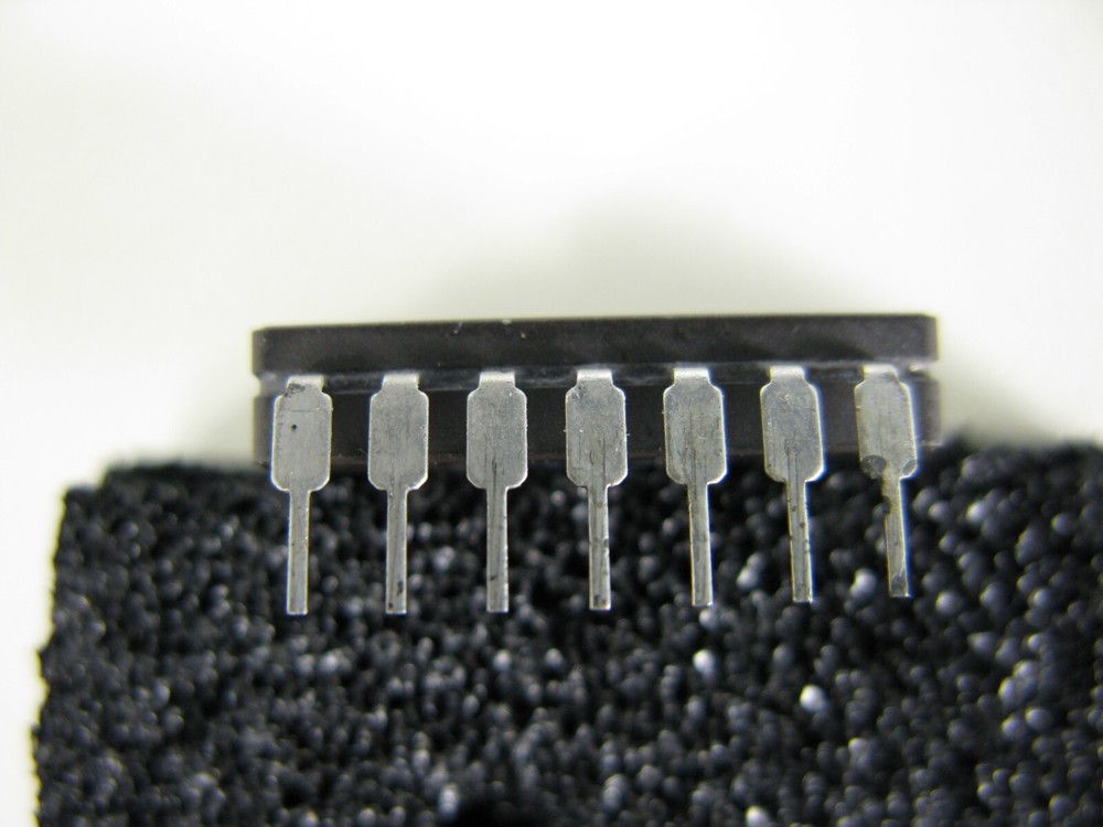 (1) MOTOROLA MC14541BAL CDIP-14 PROGRAMMABLE TIMER CHECK PICTURES "LEADS"