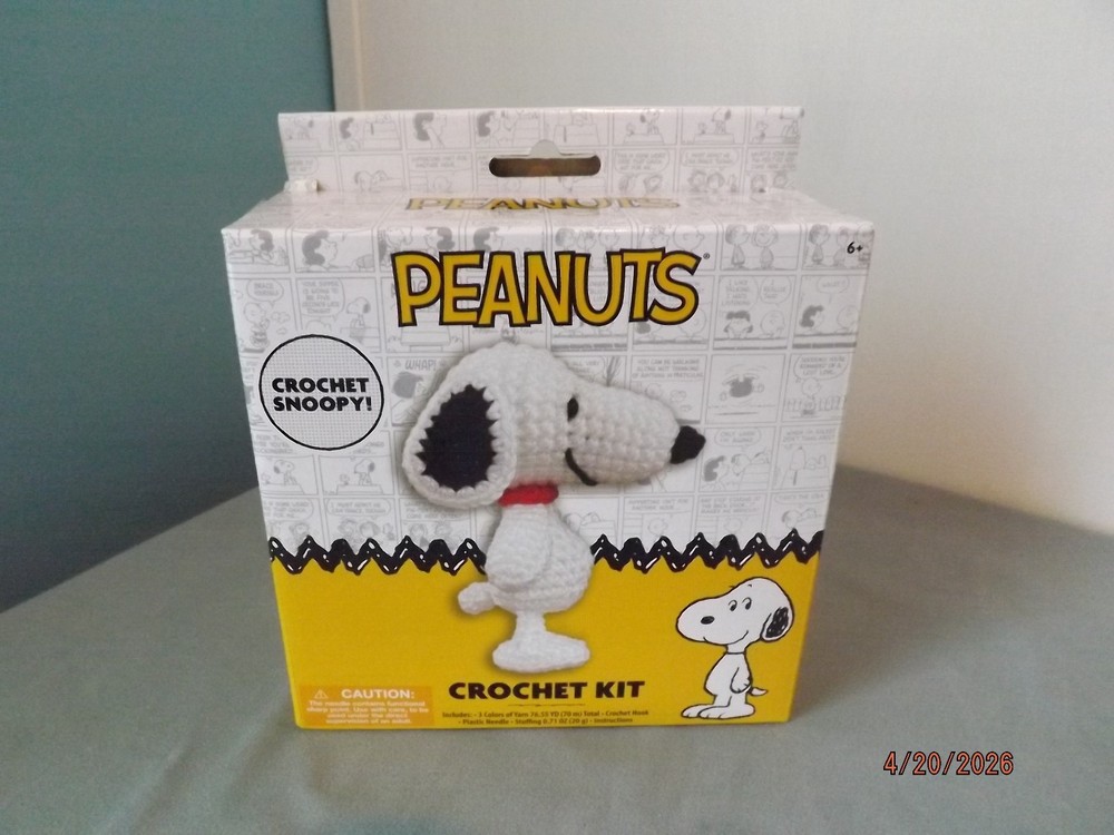 Peanuts Snoopy Crochet Kit NEW
