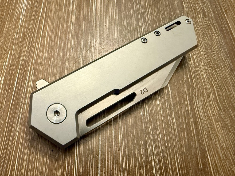 Novritsch Vulcan Pocket Knife.