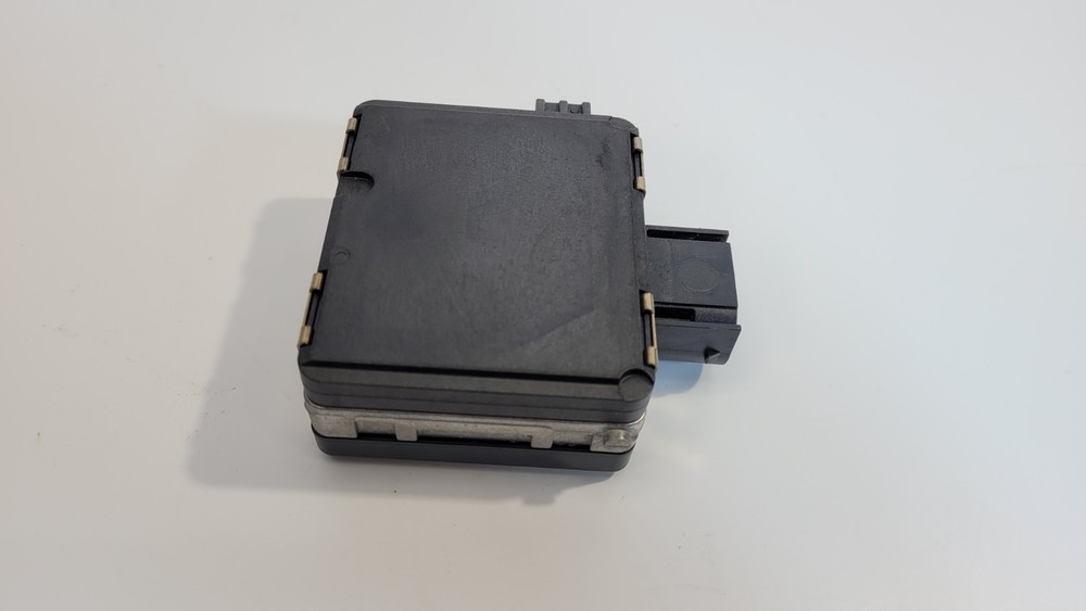 2017 - 2024 AUDI PORSCHE RIGHT BLIND SPOT SENSOR CONTROL MODULE OEM 4M0907566G