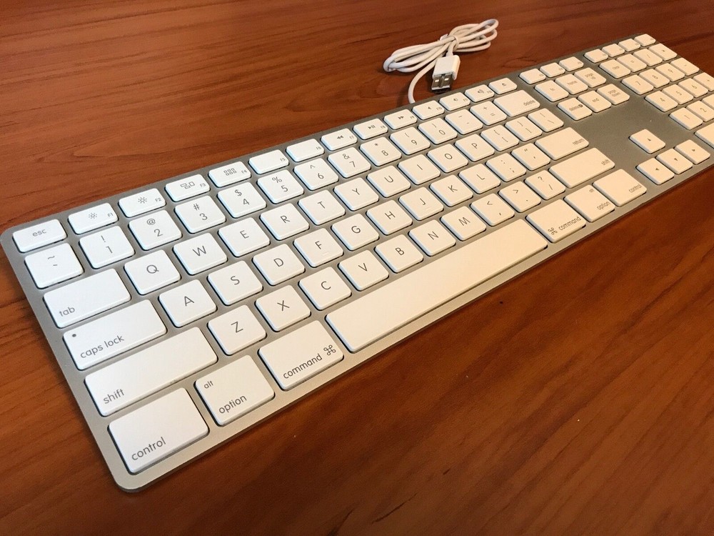 Slim Apple USB Keyboard A1243 MB110LL/B - Grade A