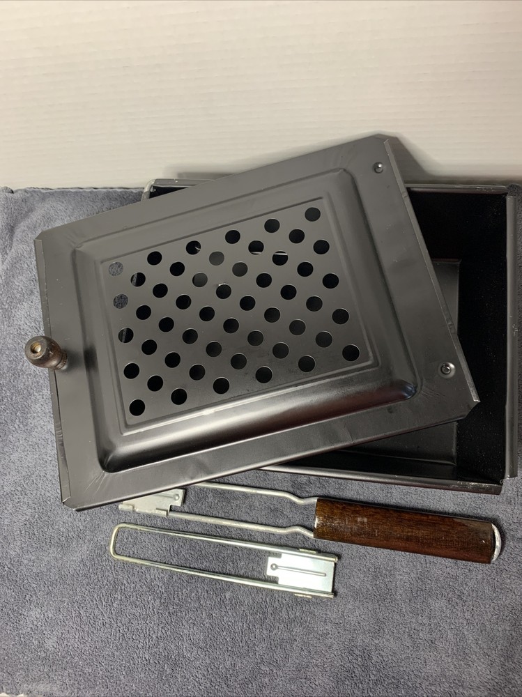 Coghlan's Corn Popper Sliding Lid Non-stick Popcorn Maker Camping Fireplace