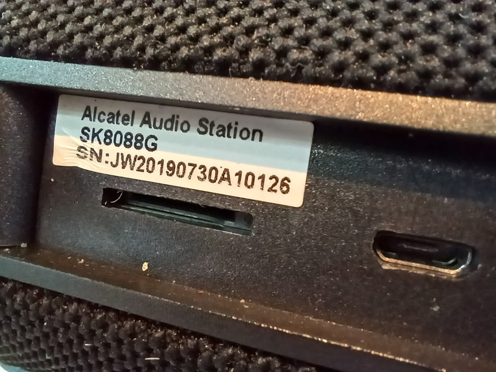 ALCATEL AUDIO STATION MODEL: SK8088G PORTABLE BLUETOOTH SPEAKER.