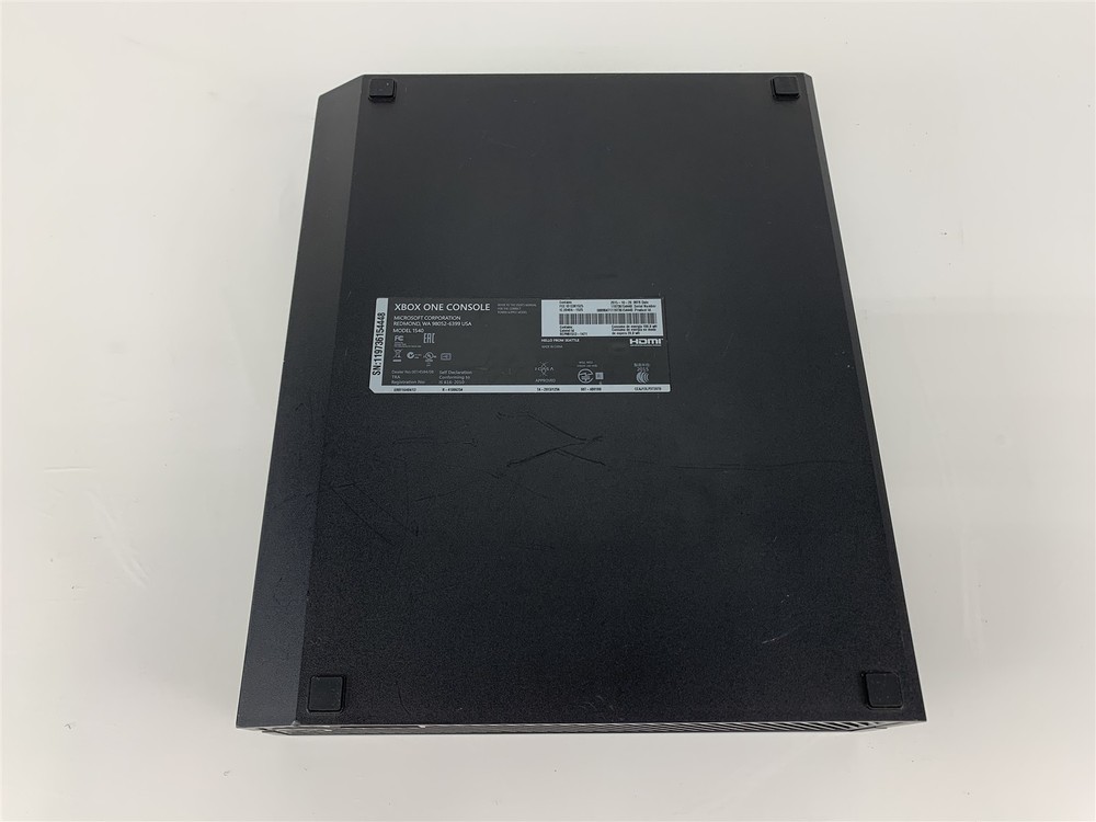 Microsoft XBox One 1540 365GB Game Console Only
