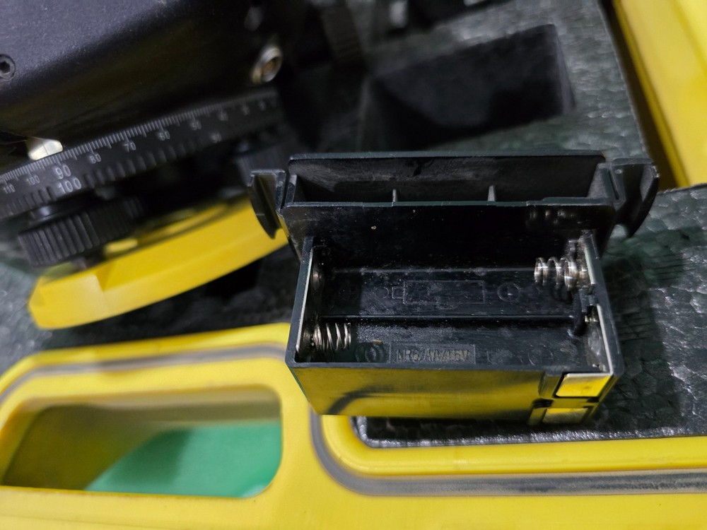 Leica Sprinter 100M Digital Level