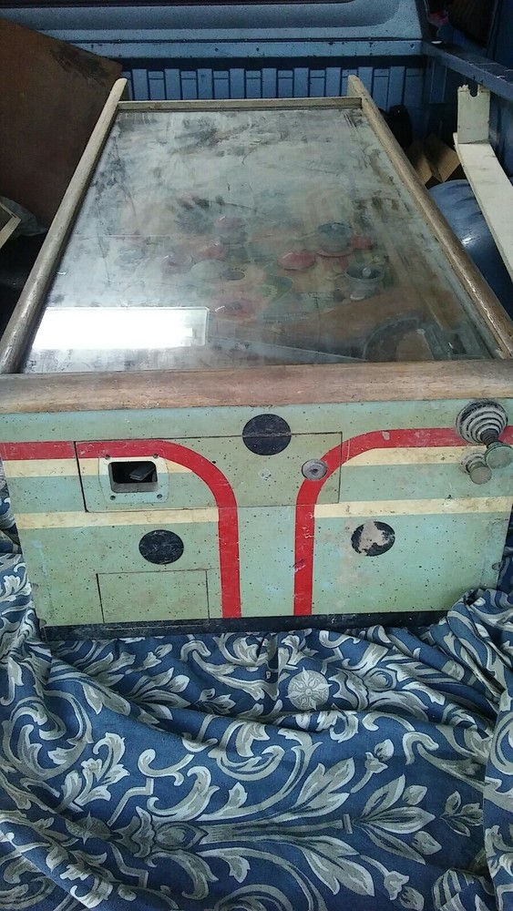 1946 ANTIQUE WILLIAMS ELECTRONICS SMARTY ARCADE SIZE PINBALL MACHINE.