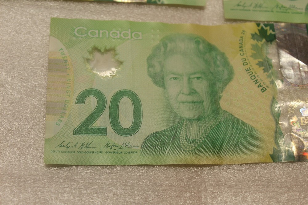 2015 Canada $20 Dollar Commemorative Three (3) Banknote Polymer A Historic Reign