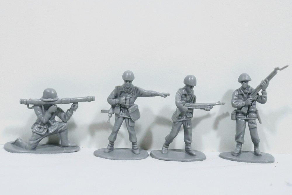 Army Figurines Grey Plastic Lot 1