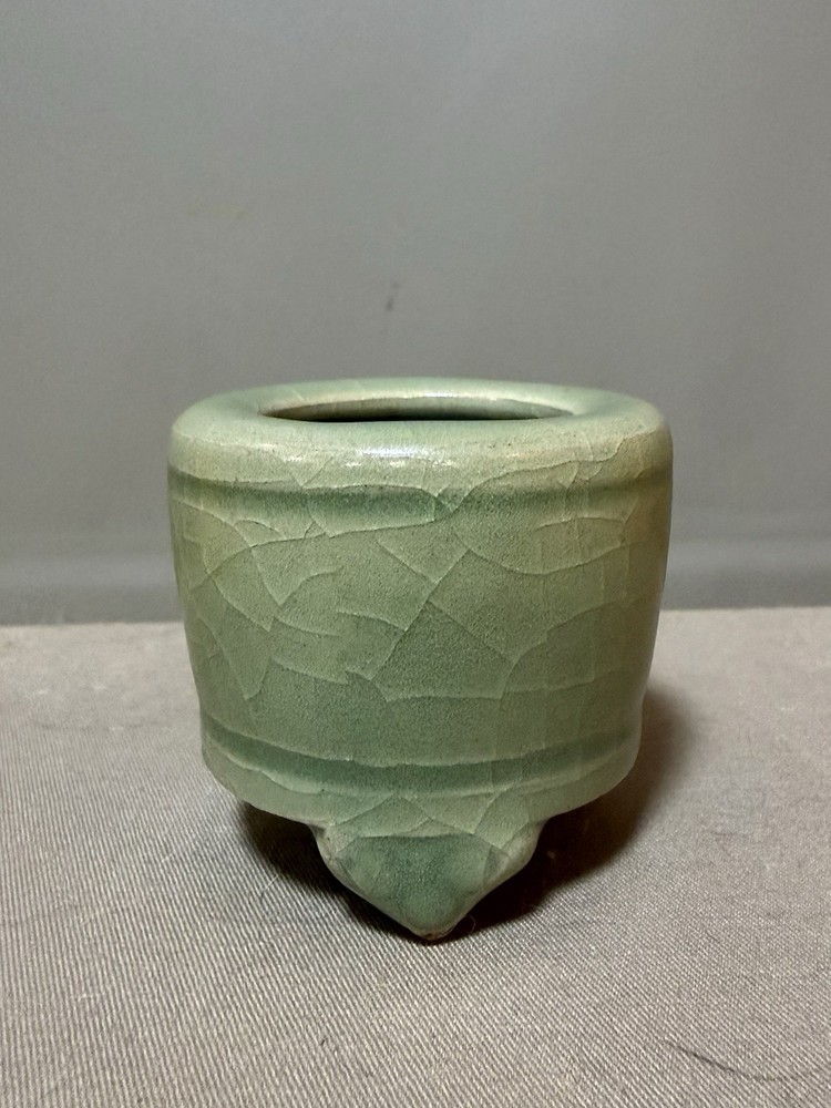 Ming Dynasty Longquan Mini Incense Burner - 明代龍泉迷你三足爐