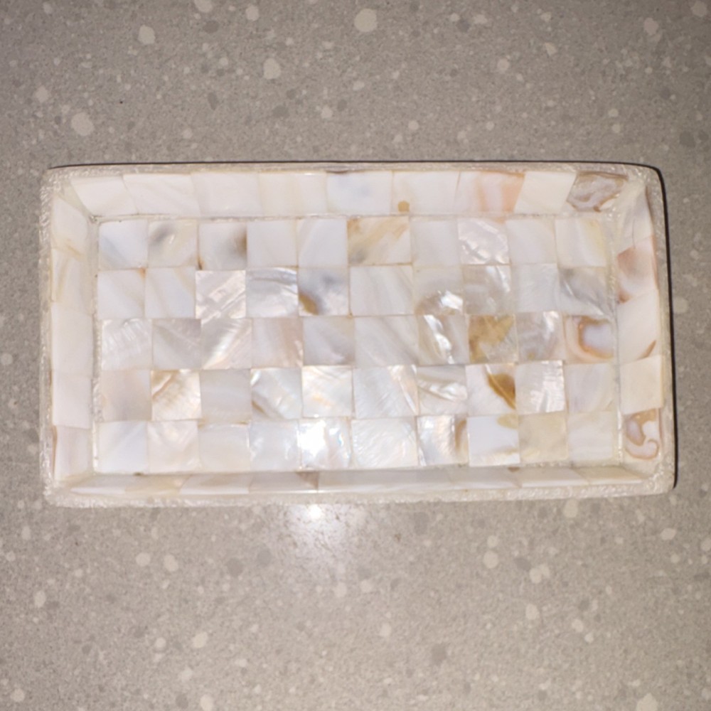 Bed Bath & Beyond Capiz Towel Tray