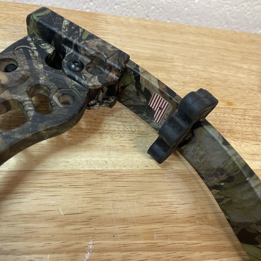 Bowtech Compound Bow 70lb - 28in - READ