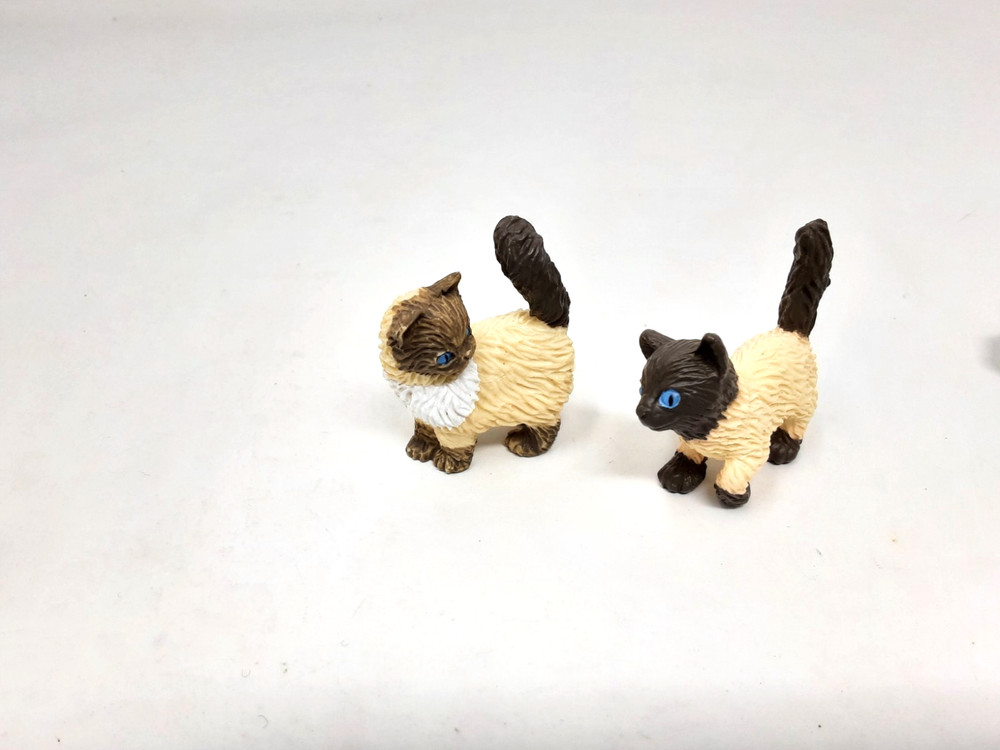 19 MEG Kitty in my Pocket Plastic Figures