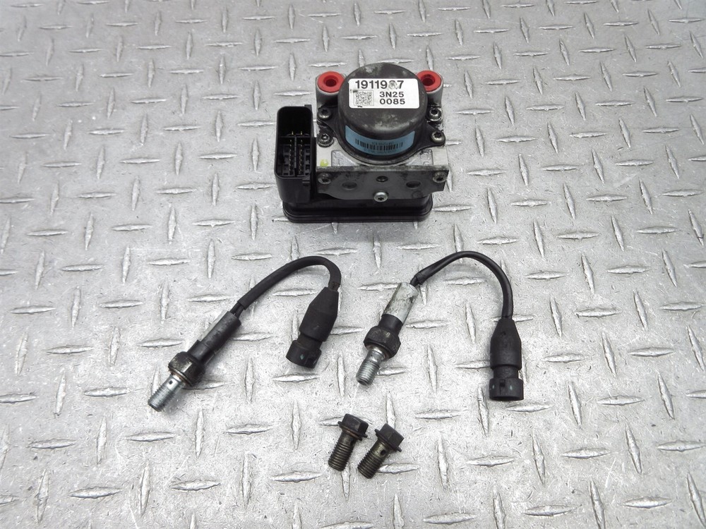 2014 14-18 Indian Chieftain ABS Module Pump Front Rear Sensor Lot