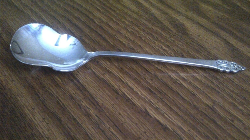 International Deep Silver ~ TRIUMPH ~ SUGAR SPOON ~ c1968 NICE!