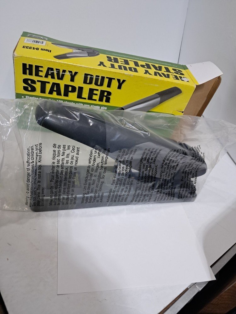 Harbor Freight Heavy-Duty Stapler Model # 94333 (s)