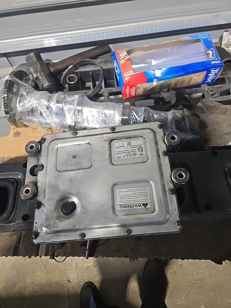 Detroit DD15 Engine ECM ECU Engine Control Module A0014462835