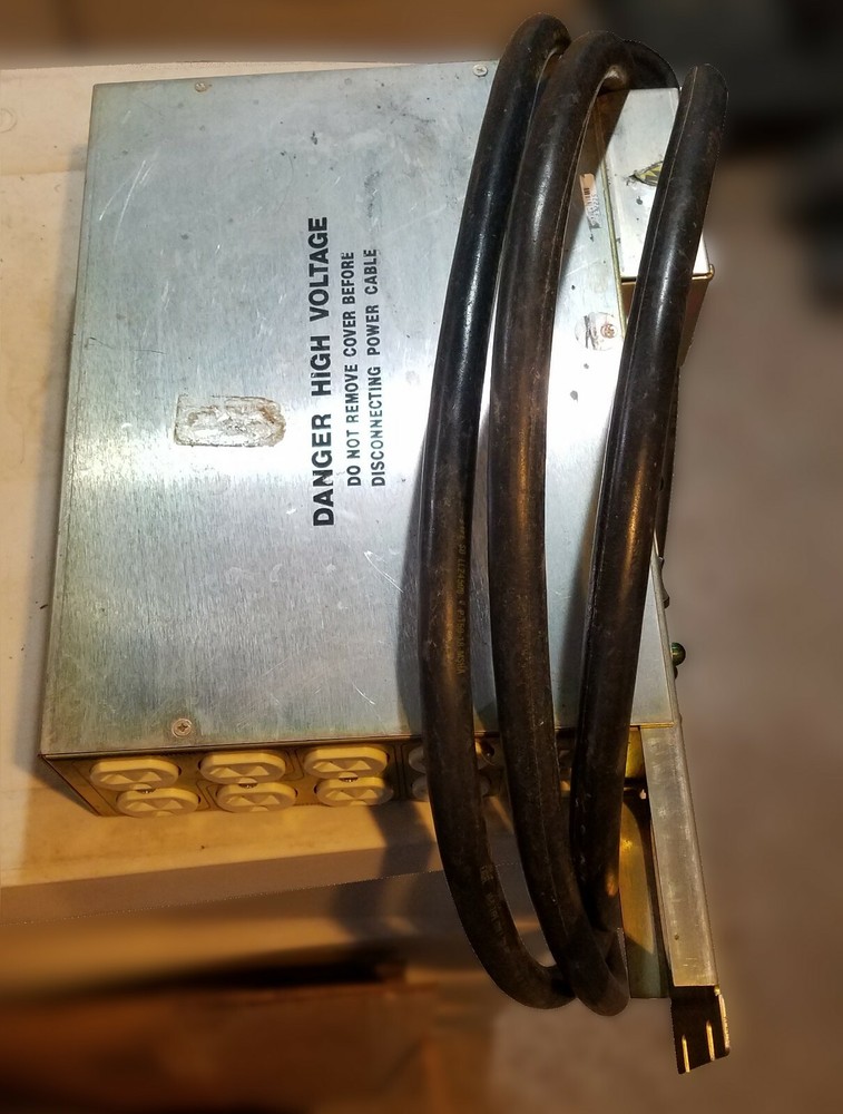 Pulizzi Power Controller 3 Phase 120/208 Y-split Rack Mount