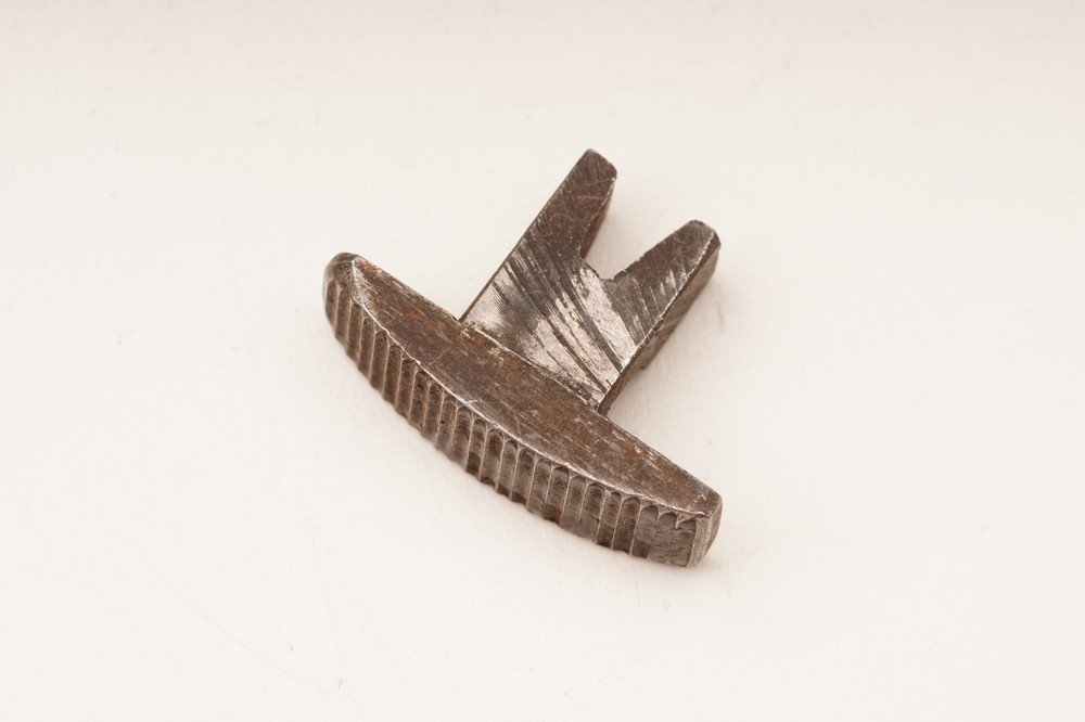 Stevens Ranger SxS Hammerless - Safety Button