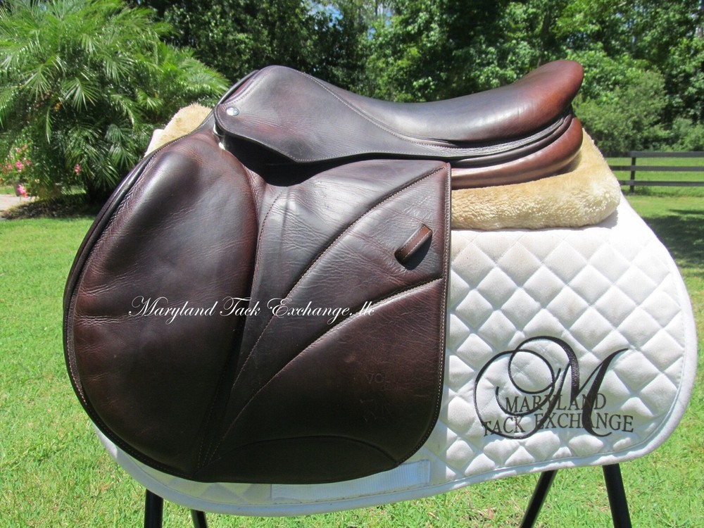 17.5" VOLTAIRE BLUE WING close contact jumping saddle( INCLUDED BLUETOOTH PKG)
