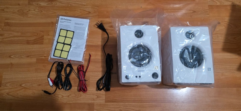 PreSonus Eris 3.5 White Active Media Reference Monitors