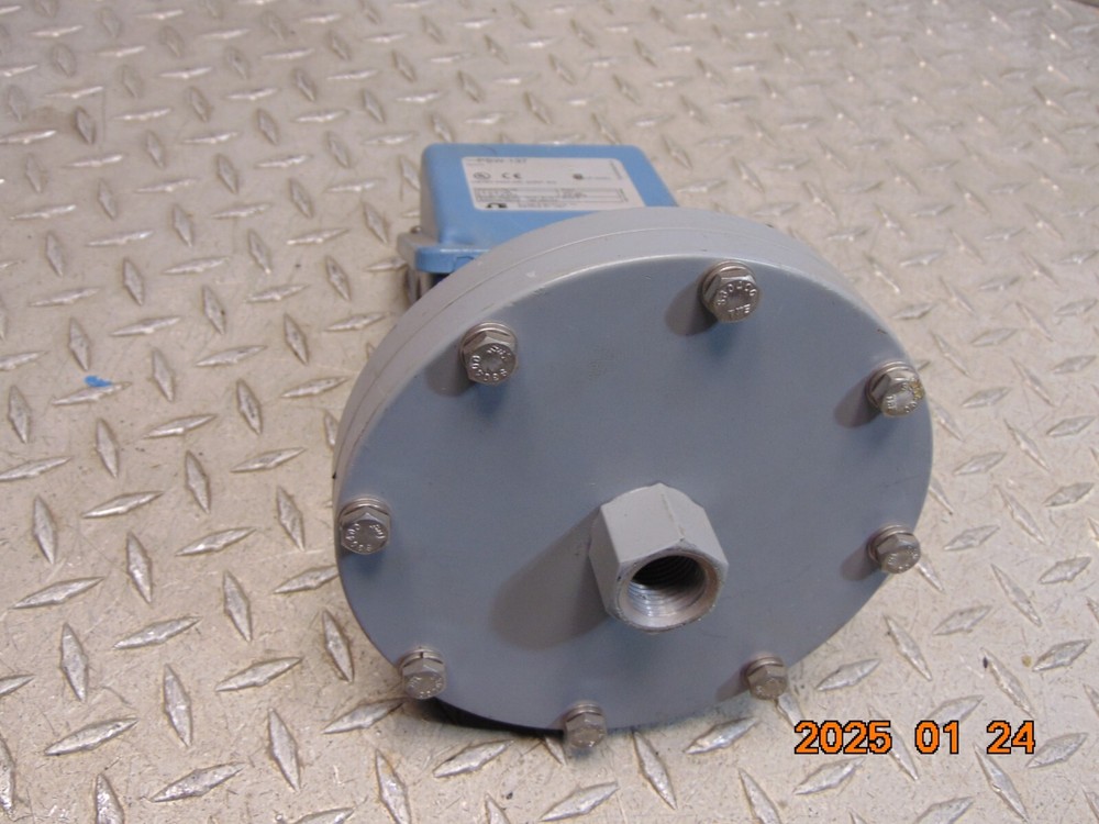 OMEGA ENGINEERING PSW-137 PRESSURE SWITCH