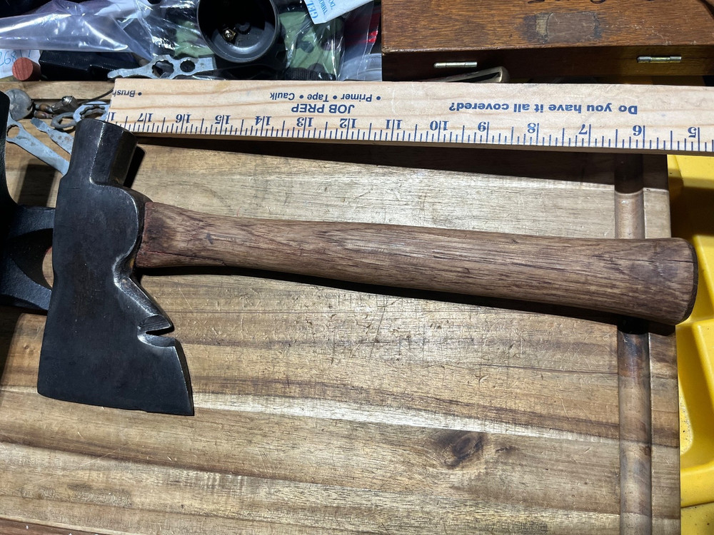 Vintage Carpenter AXE  (27485)