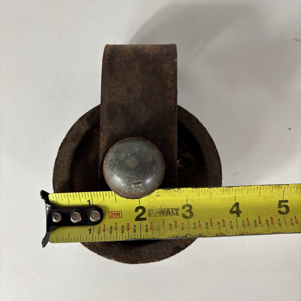 Antique Farm &barn Rustic Iron Pulley 5” LC