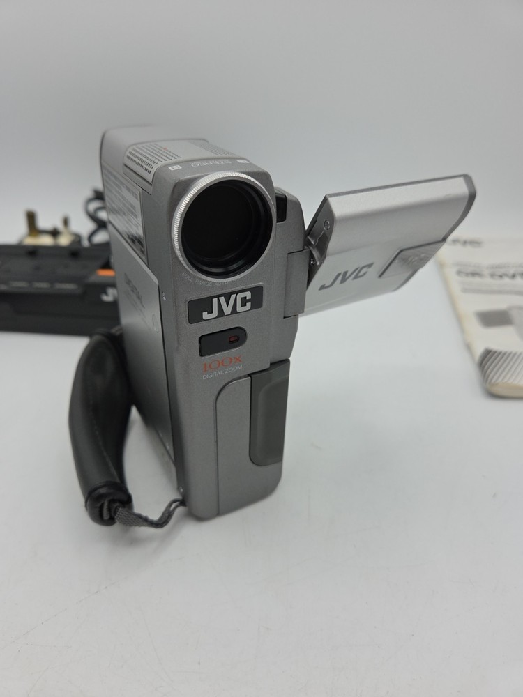 JVC Digital Video Camera GR-DVM5 Mini DV Pal Silver Compact Full Set-up