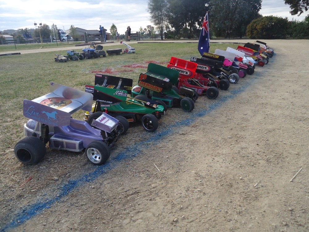 VINTAGE V1 SPRINT CAR BODY