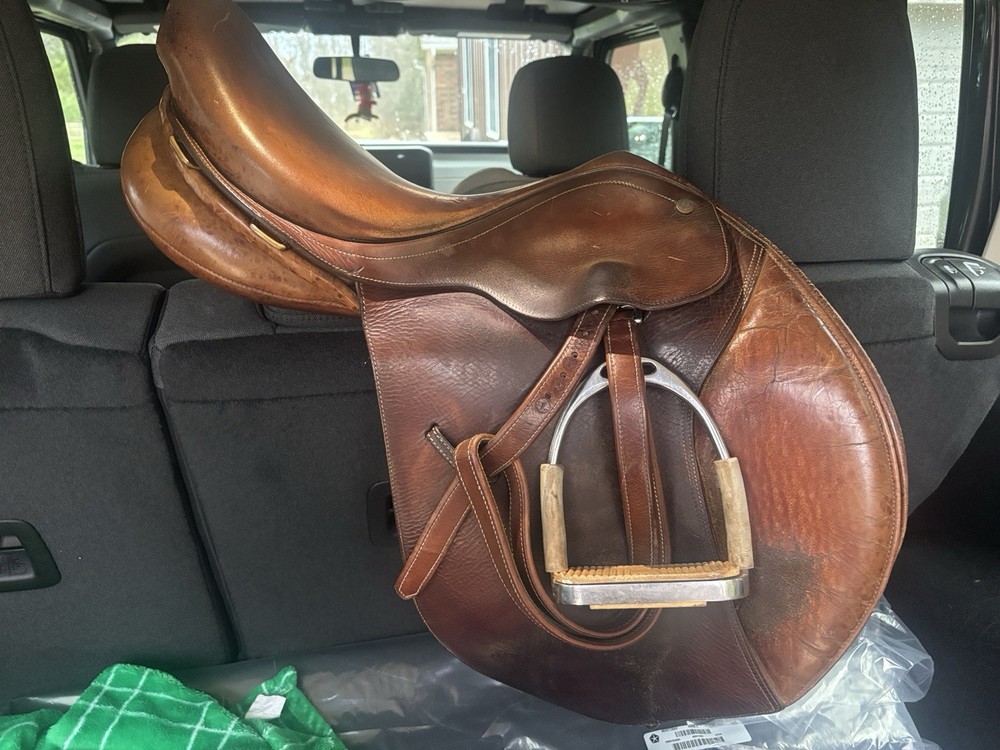 Bates Jumping Saddle CAIR Panel System Brown 16/16.5 in