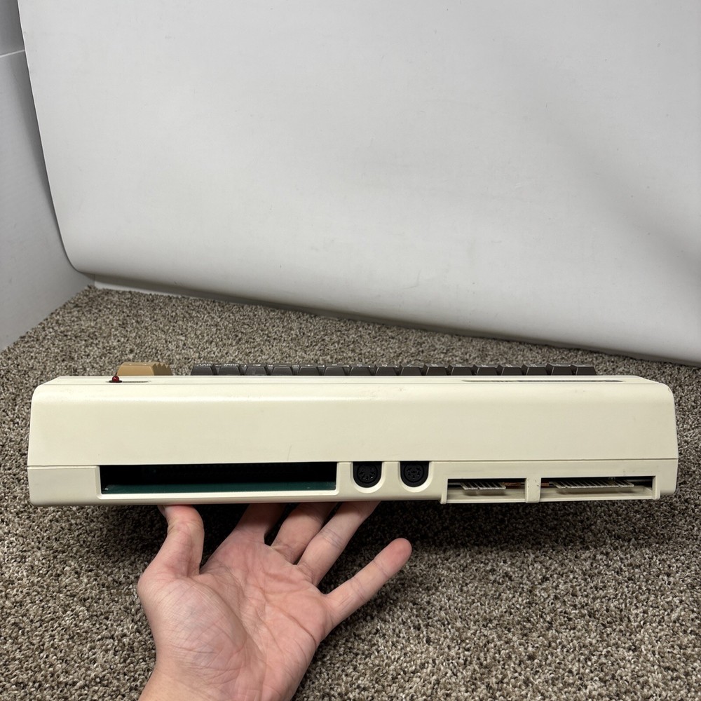 Commodore Vic-20 Computer - w/ PET Keys - Works Great No Cables