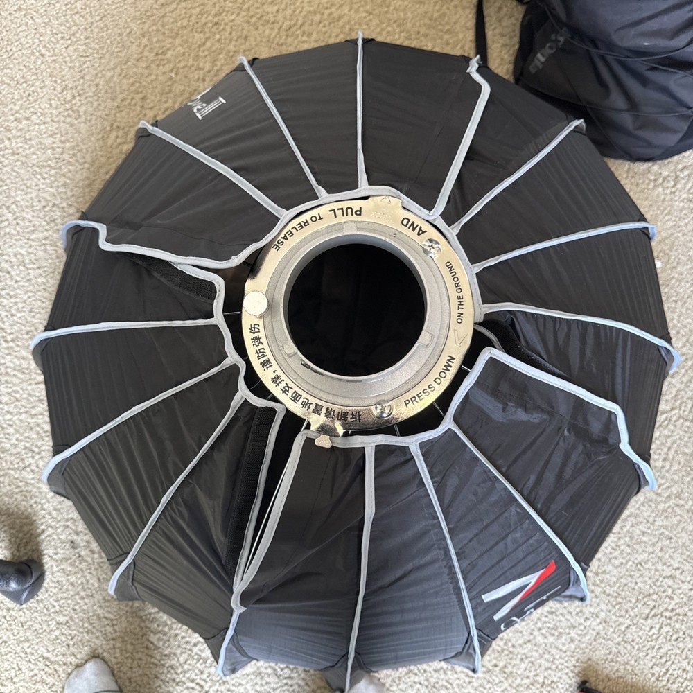 Aputure Light Dome III 35.1 In Softbox