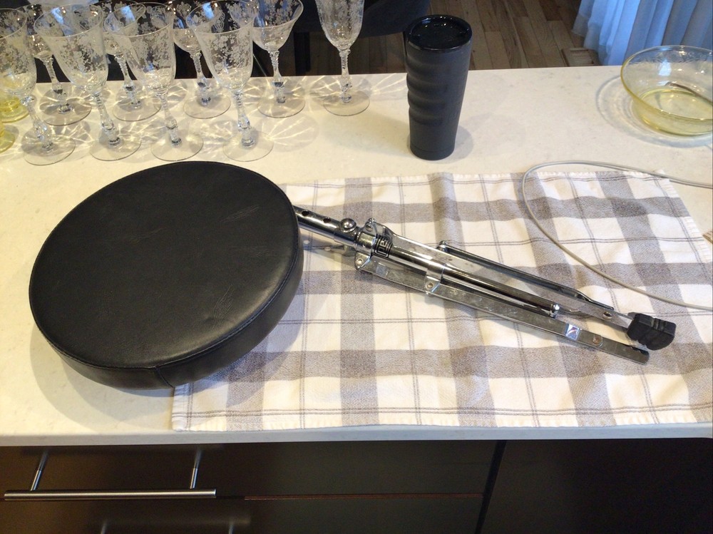 Peace Drum Throne Missing Rubber Foot