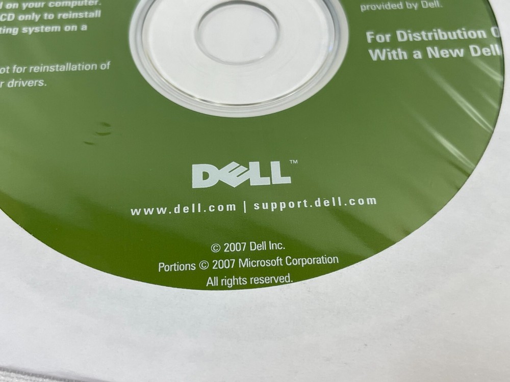 Dell Reinstallation CD Microsoft Windows XP Professional with Service Pack 2 NEW