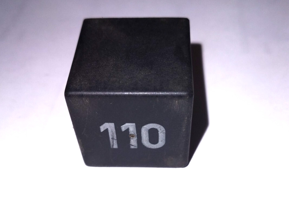 VW Audi Electrical Relay     #110       191 941 595