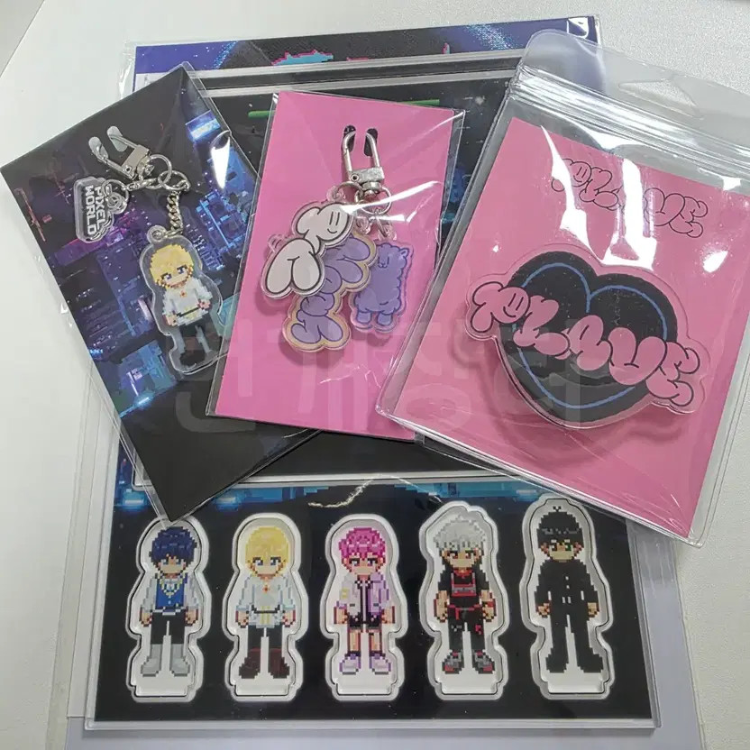 Playve Noah Acrylic Stand & Keyring Set