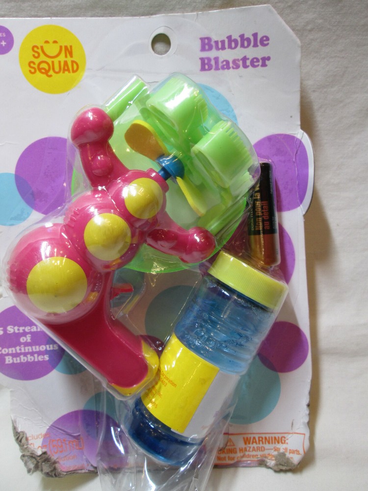 Sun Squad Battery Powered Bubble Blaster 5 Streams of Bubbles /w Bubbles