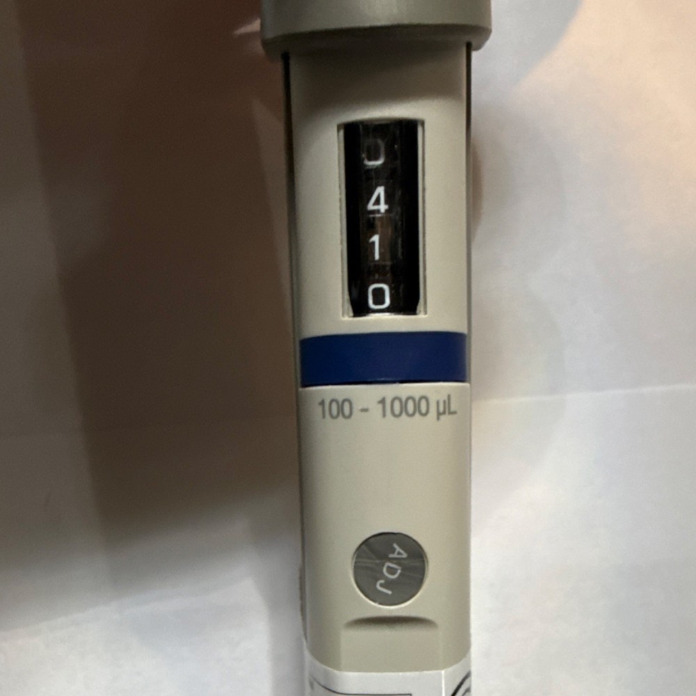 Eppendorf Research Plus Adjustable Automatic Pipette 100-1000 µL Single Channel