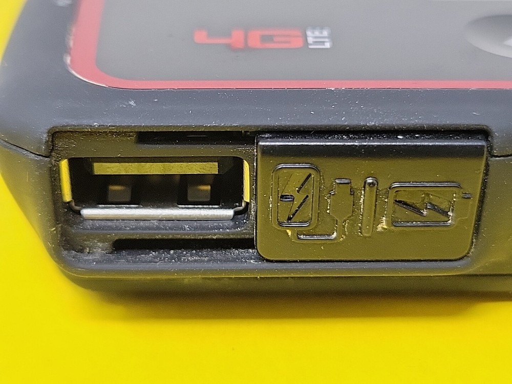 Verizon MiFi Jetpack 4G LTE Mobile Hotspot Electronics Mobile Device Powers On!
