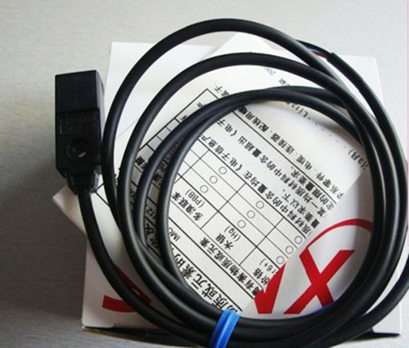 Sunx  GL-N12FB Inductive Proximity Sensor