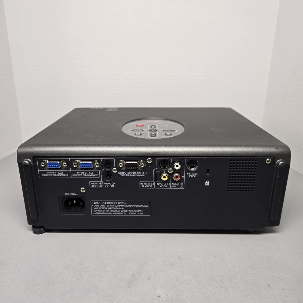 EIKI EIP-200 Projector - VGA / S Video Inputs - Tested - Lamp Timer 201 Hours