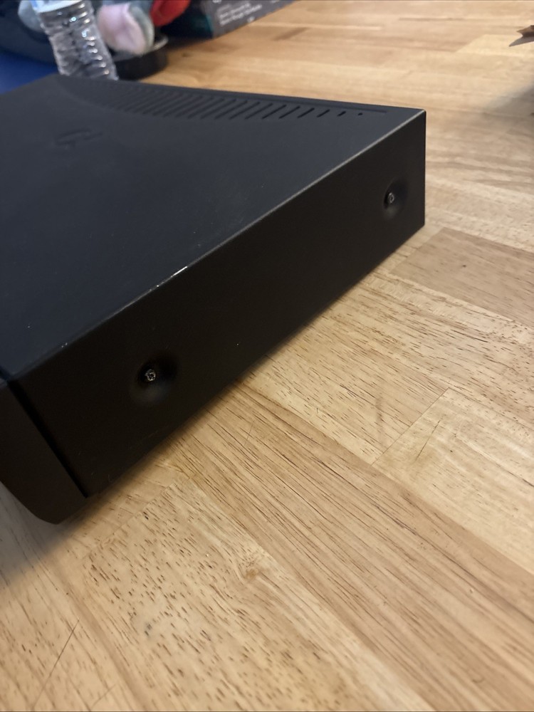ARCAM ALPHA 8 POWER AMPLIFIER Powers On